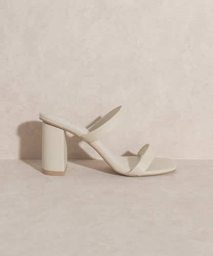 Modern Strappy Heel – Classic Simplicity & Timeless Elegance