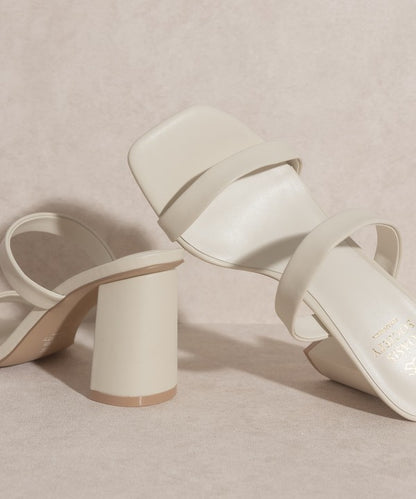 Modern Strappy Heel – Classic Simplicity & Timeless Elegance