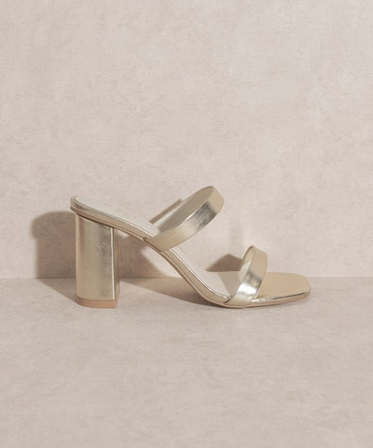 Modern Strappy Heel – Classic Simplicity & Timeless Elegance