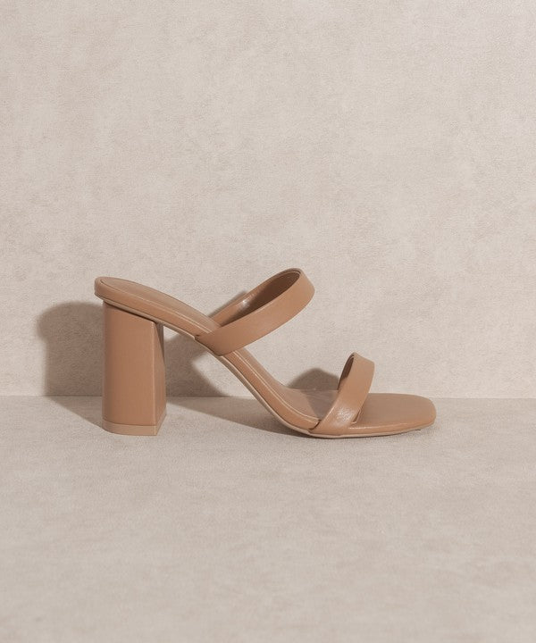 Modern Strappy Heel – Classic Simplicity & Timeless Elegance