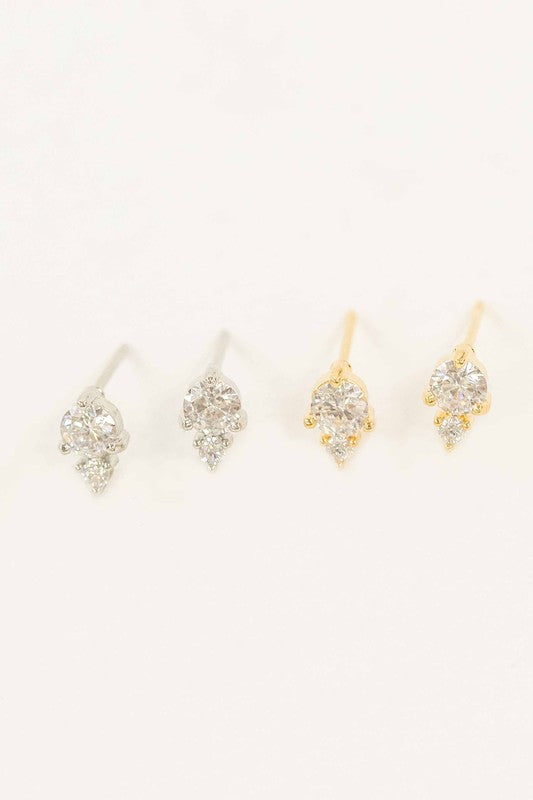 Mini Cluster Stud Earrings – Elegant Two-Stone Charm Design