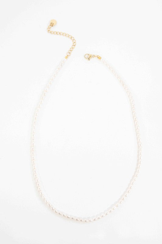 Pearl Strand Necklace – Elegant Faux Pearl & Gold Design